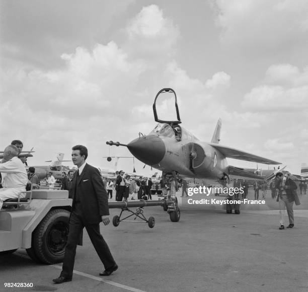 Le 'Mirage V' des usines Dassault au salon international de l'aéronautique et de l'espace au Bourget en France, le 30 mai 1969.
