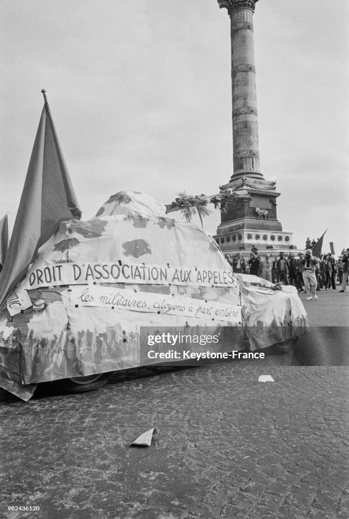 Manifestation pour le droit des jeunes à l'emploi