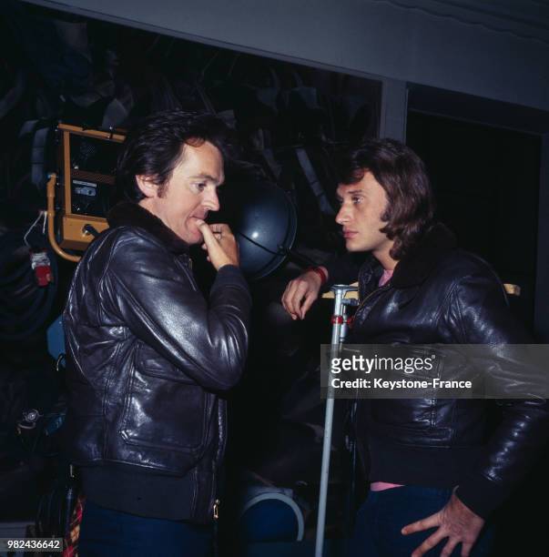 Johnny Hallyday et Philippe Labro, à Nice, France en mai 1971.
