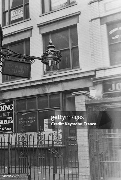 Dans Fleet Street à Londres en Angleterre au Royaume-Uni, en 1936.
