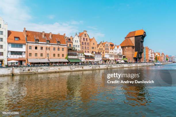 die altstadt von danzig - motlawa river stock-fotos und bilder