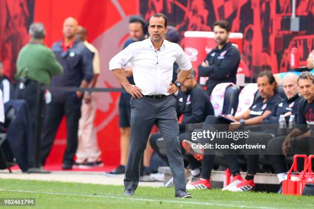 Dallas Head Coach Óscar Pareja during the first half of the Major League Soccer game between the New York Red Bulls and FC Dallas on June 23 at Red...