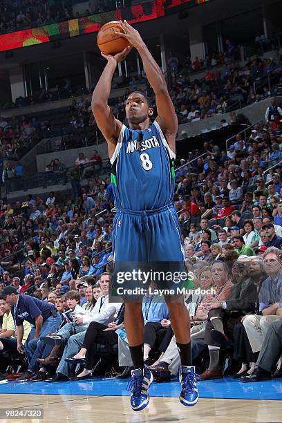 Ryan Gomes of the Minnesota Timberwolves shoots a jump shot during the game against the Oklahoma City Thunder on April 4, 2010 at the Ford Center in...