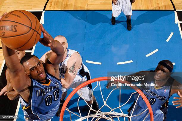 Darrell Arthur of the Memphis Grizzlies dunks against the Orlando Magic during the game on April 4, 2010 at Amway Arena in Orlando, Florida. NOTE TO...