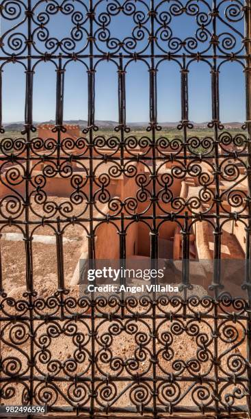 kasbah of taourirt - kasbah of taourirt stock pictures, royalty-free photos & images