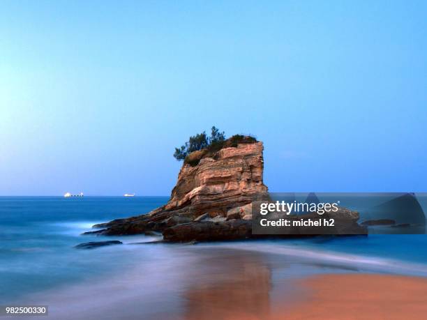 the beach - h2 stock-fotos und bilder