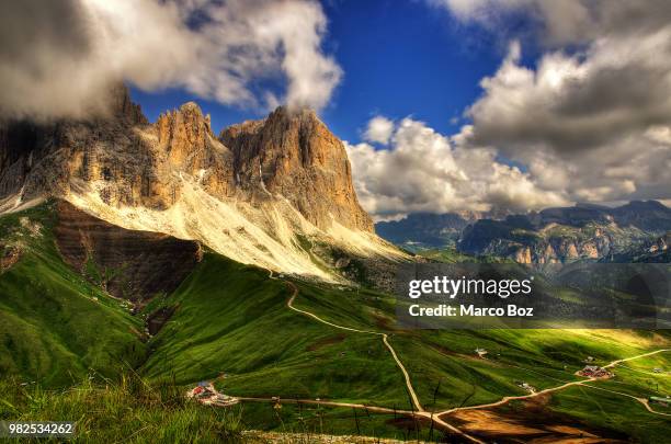 alpi - alpi stockfoto's en -beelden