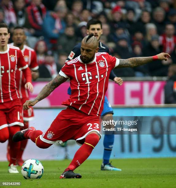 Arturo Vidal of Muenchen controls the ball during the Bundesliga match between FC Bayern Muenchen and TSG 1899 Hoffenheim at Allianz Arena on January...