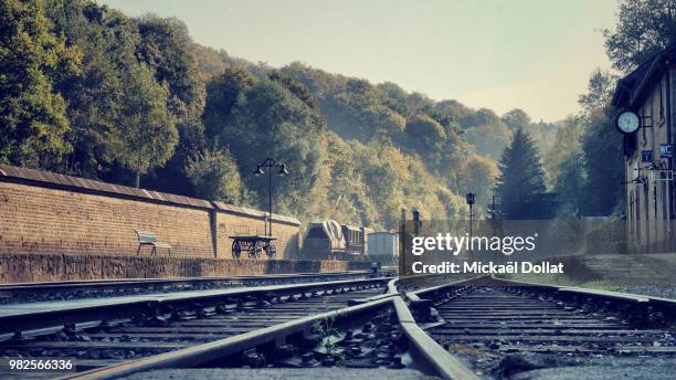 way it end - train tracks end stock pictures, royalty-free photos & images