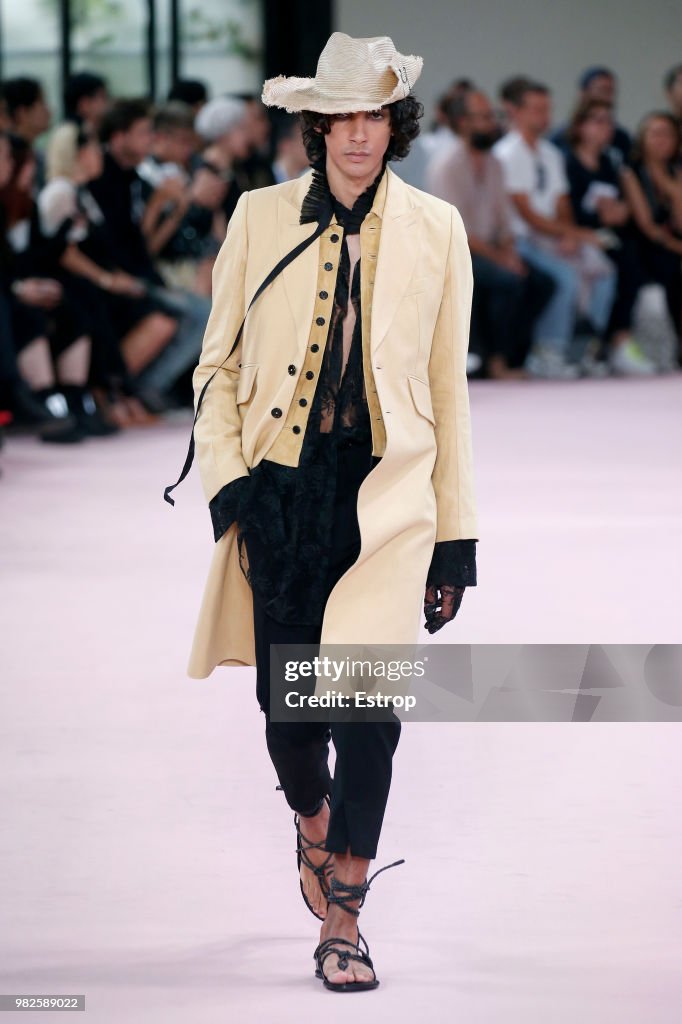 Ann Demeulemeester: Runway - Paris Fashion Week - Menswear Spring/Summer 2019