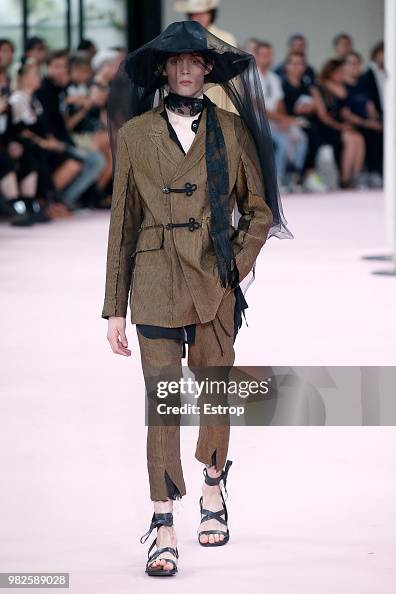 Ann Demeulemeester: Runway - Paris Fashion Week - Menswear Spring/Summer 2019 Ann Demeulemeester: Runway - Paris Fashion Week - Menswear Spring/Summer 2019