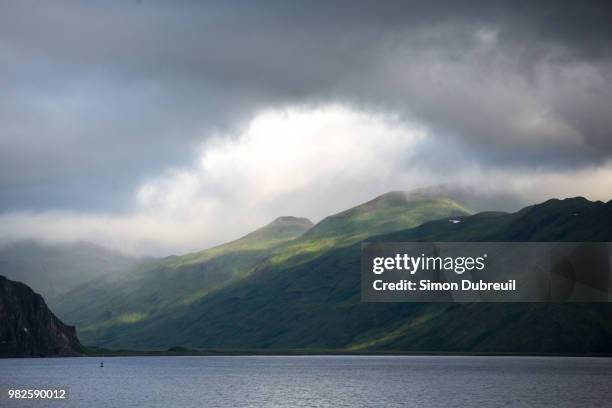 unalaska bay - unalaska - fotografias e filmes do acervo