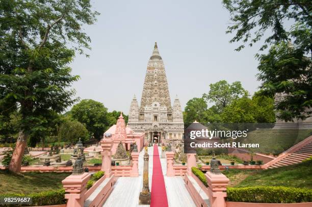 mahabodhi temple complex - bihar stock pictures, royalty-free photos & images