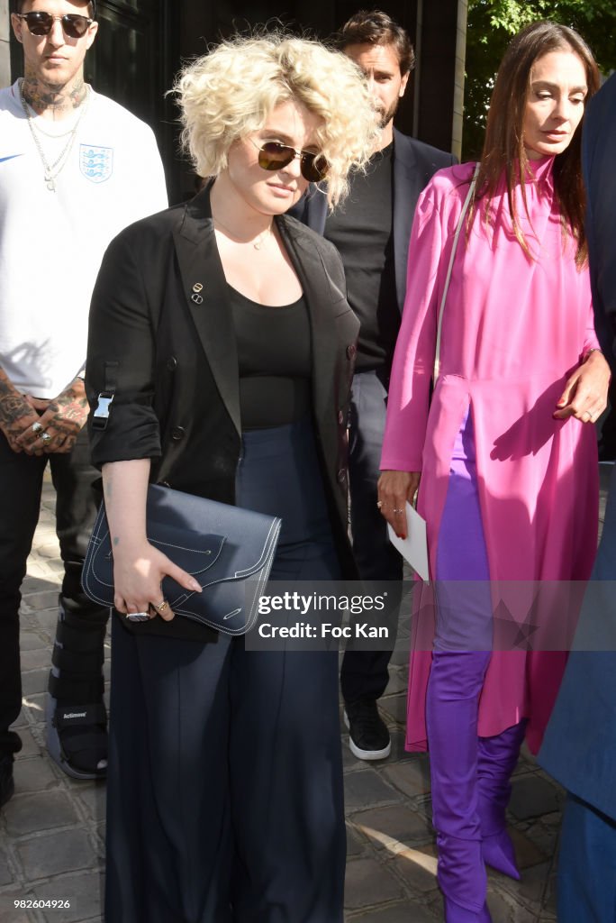 Dior Homme : Outside Arrivals- Paris Fashion Week - Menswear Spring/Summer 2019