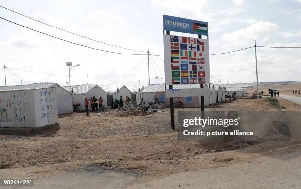 1 Azraq 175 Al Azraq Camp Stock Photos, High-Res Pictures, and Images - Getty ...