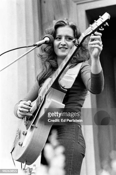 Bonnie Raitt performs at the Greek Theatre in September 1977 in Berkeley, California.