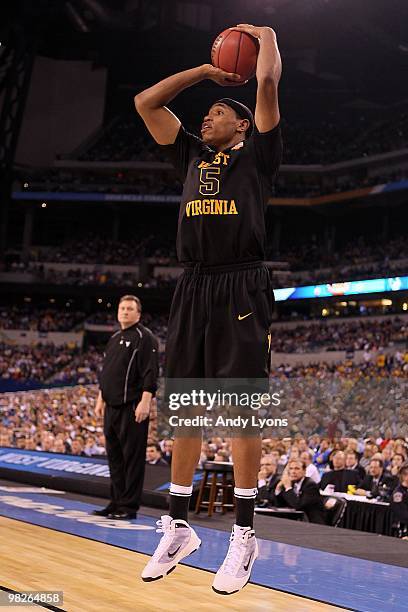 Kevin Jones of the West Virginia Mountaineers shoots the ball while taking on the Duke Blue Devils during the National Semifinal game of the 2010...