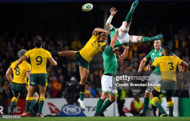 Sydney , Australia - 23 June 2018; Peter OMahony of Ireland is tackled in the air by Israel Folau of Australia during the 2018 Mitsubishi Estate...