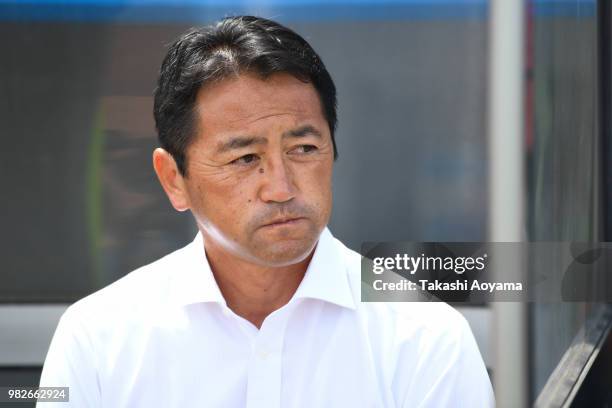 Head Coach Nobuhiro Ueno of Ventforet Kofu looks on prior to the J.League J2 match between Yokohama FC and Ventforet Kofu at Nippatsu Mitsuzawa...