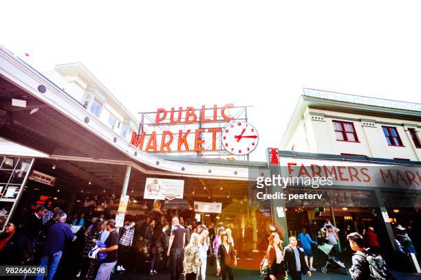 pike place market - seattle - peeter viisimaa or peeterv stock pictures, royalty-free photos & images