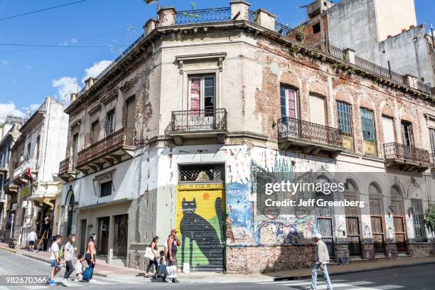 Graffiti on a building in San Telmo.