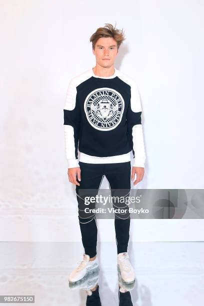 Oliver Cheshire attends the Balmain Menswear Spring/Summer 2019 show as part of Paris Fashion Week on June 24, 2018 in Paris, France.