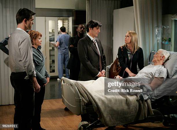 Adam Mayfield , Julia Barr , Darnell Williams , Vincent Irizarry , Natalie Hall and David Canary in a scene that airs the week of April 12, 2010 on...