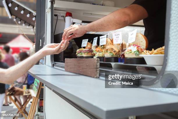 food truck in the city - foodtruck stock pictures, royalty-free photos & images