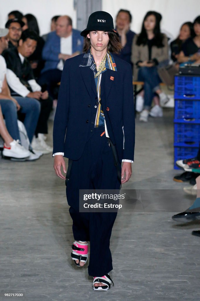 Maison Mihara Yasuhiro: Runway - Paris Fashion Week - Menswear Spring/Summer 2019