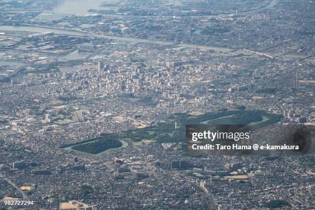 daisen kofun (burial mound) in sakai city in osaka prefecture in japan daytime aerial view from airplane - 堺市 ストックフォトと画像