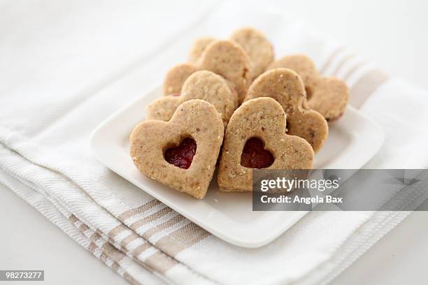 valentine cookies - viereckiger teller stock-fotos und bilder