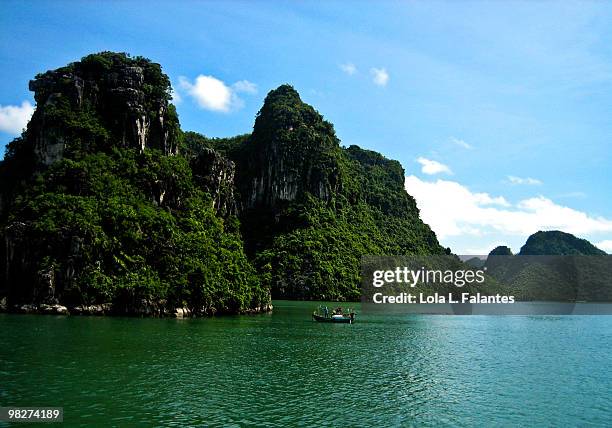 ha long bay river - quang ninh stock pictures, royalty-free photos & images