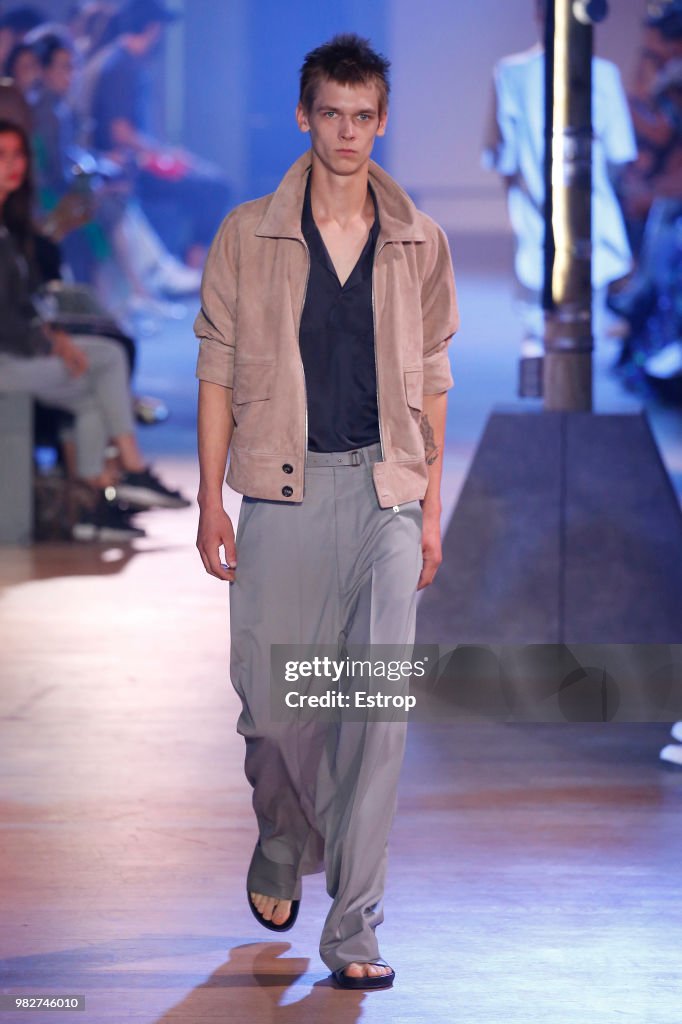 Cerruti 1881: Runway - Paris Fashion Week - Menswear Spring/Summer 2019