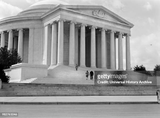 Jefferson Memorial dedication, Washington DC, USA, Ann Rosener for Office of War Information, April 12, 1943.