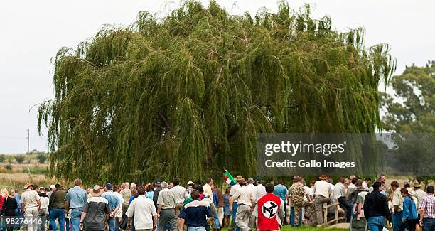 Members of the Afrikaner Weerstandsbeweging , a right-wing political Nieuwsfoto's - Getty Images