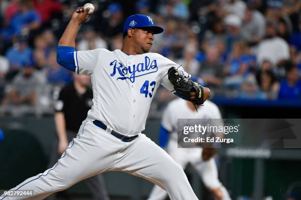 Wily Peralta of the Kansas City Royals throws against the Texas Rangers at Kauffman Stadium on June 20, 2018 in Kansas City, Missouri.