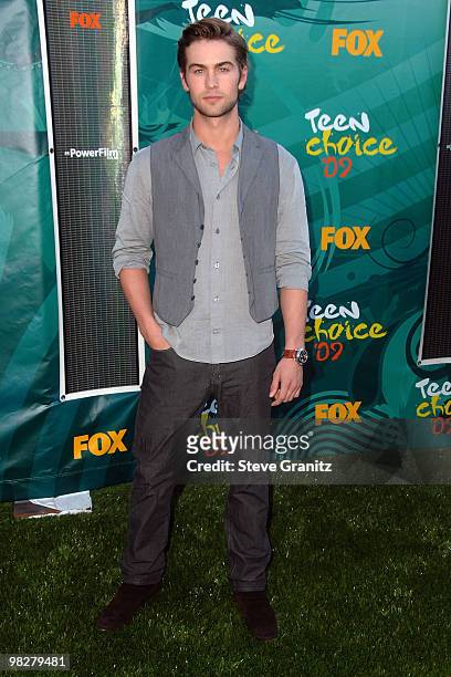 Actor Chace Crawford arrives at the Teen Choice Awards 2009 held at the Gibson Amphitheatre on August 9, 2009 in Universal City, California.