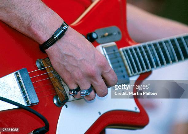 Eliminar yo mismo Nube 53 fotos e imágenes de Jack White Playing Guitar - Getty Images