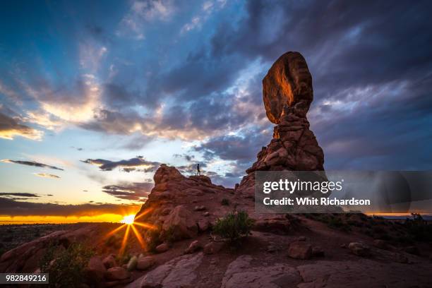 balanced rock - balanced rock arches national park stock pictures, royalty-free photos & images