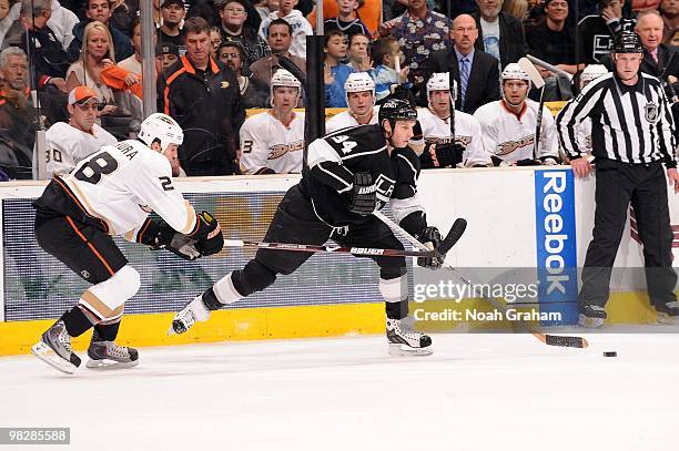 Ryan Smyth of the Los Angeles Kings skates with the puck against Kyle Chipchura of the Anaheim Ducks on April 3, 2010 at Staples Center in Los...