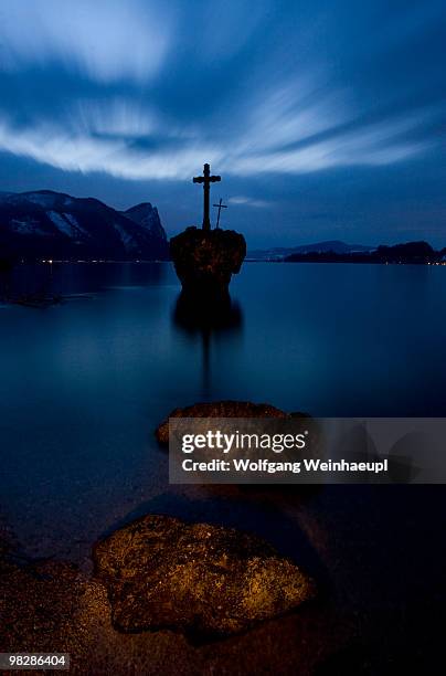 austria, salzkammergut, mondsee at night - vocklabruck stock pictures, royalty-free photos & images