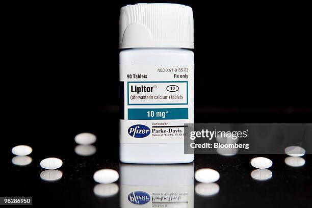 Pfizer Inc.'s cholesterol drug Lipitor is arranged for a photograph at New London Pharmacy in New York, U.S., on Tuesday, April 6, 2010. Best-selling...