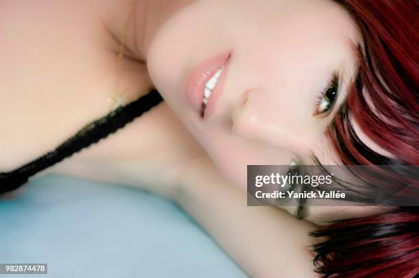 beautiful eyes - vallée stock pictures, royalty-free photos & images