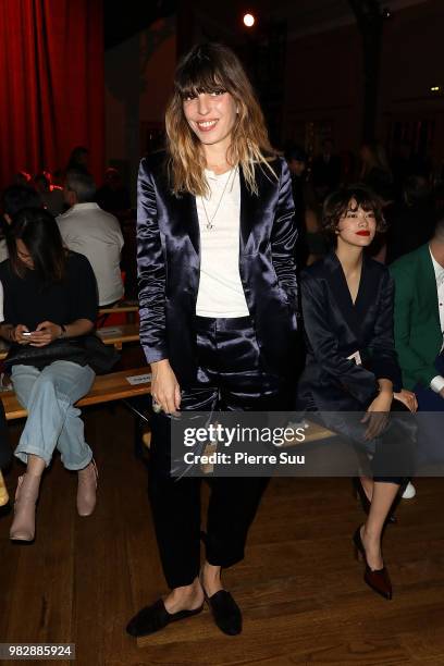 Lou Doillon attends the Paul Smith Menswear Spring/Summer 2019 show as part of Paris Fashion Week on June 24, 2018 in Paris, France.