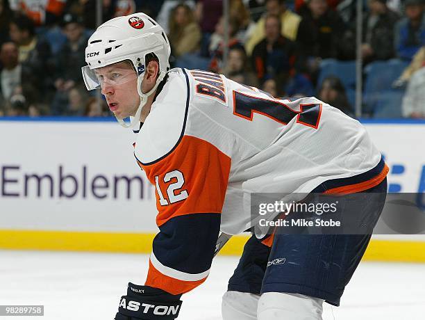 Josh Bailey of the New York Islanders gets set for a face off against the Philadelphia Flyers on April 1, 2010 at Nassau Coliseum in Uniondale, New...