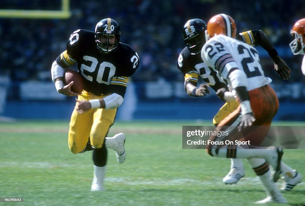 Pittsburgh Steelers v Cleveland Browns