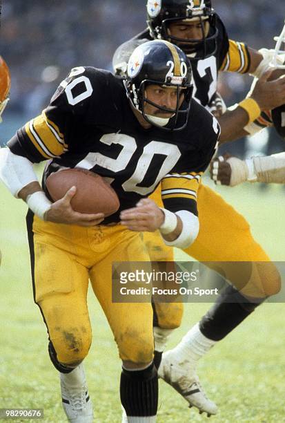 S: Running back Rocky Bleier of the Pittsburgh Steelers in action carries the ball against the Cleveland Browns circa late 1970's during an NFL...
