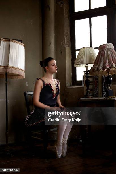 leica test drive metaal kathedraal ballet - metaal stock pictures, royalty-free photos & images