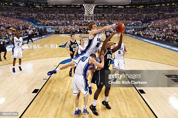 Final Four: Duke Kyle Singler in action, block vs Butler Shelvin Mack . View of Duke Jon Scheyer . Indianapolis, IN 4/5/2010 CREDIT: Rich Clarkson