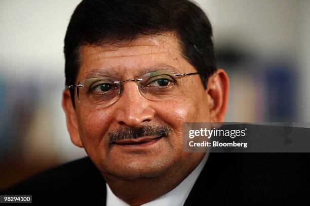 Pakistan Rahman Rp 120 Pakistan Petroleum Ltd Stock Photos, High-Res Pictures, and Images ...